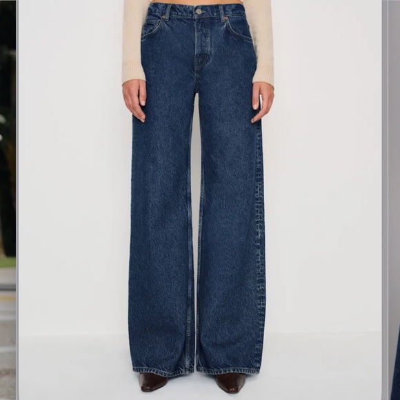 Reformation Denim - Reformation Cary Low Rise Wide Leg Jeans in Cleary